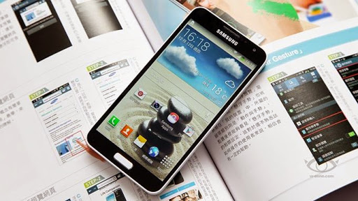 El Galaxy J7 presenta una hermosa pantalla táctil de 5,5 pulgadas.