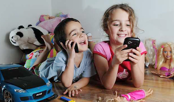 Limitar la actividad de tus hijos en el teléfono puede ser complicado.